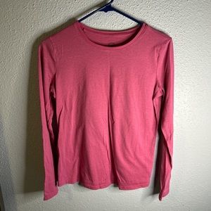 Long sleeve solid pink kids t-shirt. Size 18 in kids.
